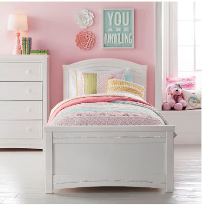 Cream Bedroom Furniture, Quilted Bedding, Bedding Ideas, White Bed, Kids Bunk Beds, Living Room Sets Furniture, Girl Bedroom Decor, Big Girl Rooms, Kids' Bed