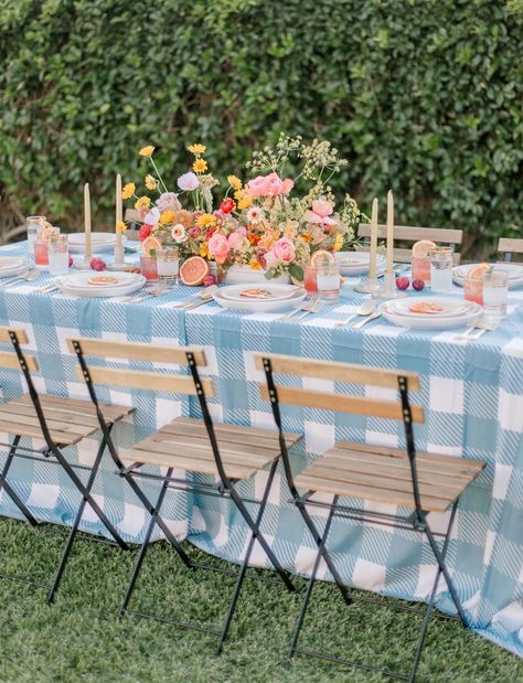 Summer Birthday Party Ideas, End Of Summer Party, Picnic Baby Showers, Bridal Shower Desserts, Bridal Shower Inspo, Picnic Theme, Summer Bridal Showers, Bridal Shower Tables, Shower Desserts