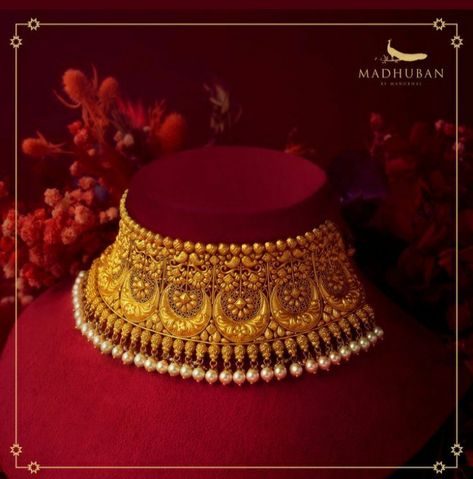 Pink Aesthetic Jewelry, Jewelry Aesthetic Gold, Aesthetic Gold Jewelry, Manubhai Jewellers, Dubai Gold Jewelry, Unique Gold Jewelry Designs, Aesthetic Gold, Bridal Necklace Designs, Antique Necklaces Design