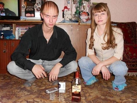 Typical Pictures from Russian Social Networks Haircut Fails, Weird Haircuts, Awkward Photos, Russian Humor, Performance Marketing, Bad Haircut, Russian Dating, Lifetime Movies, Russian Twist