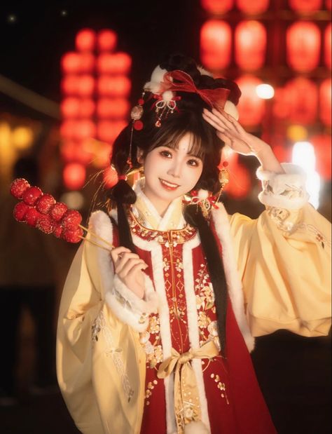 Lunar New Year Outfit, Draw Character Design, Lunar Festival, Chinese New Year Outfit, New Year Photoshoot, Asian Princess, New Year Outfit, Chinese Aesthetic, Lunar Year