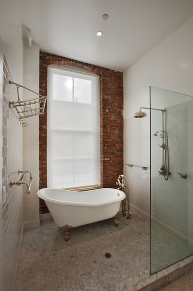 Bathroom wetroom & tub combo Industrial Bathroom Design, Bathroom Design Trends, Bad Inspiration, Brick Walls, Bathroom Trends, Dream Bathroom, Traditional Bathroom, Bath Tub, Wet Rooms