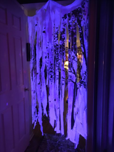 Halloween Dance Decorations School, Scary Halloween Door Decorations Contest, Easy Scary Halloween Decorations, Circus Halloween Decorations, Halloween Rager, Scary Halloween Door Decorations, Haunted Homecoming, Halloween Scary Decorations, Purple And Green Halloween