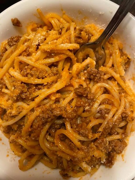 Old school spaghetti Old School Spaghetti, Old Fashioned Spaghetti Recipe, Spaghetti With Ground Beef, Spaghetti Recipes, Spaghetti Sauce, How To Dry Oregano, Tasty Dishes, Ground Beef, Cooking Time