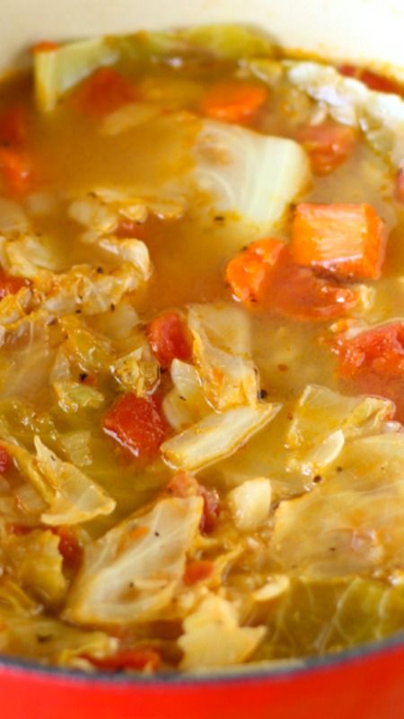 Light and Healthy Cabbage Soup ~ This cabbage soup is simple, warming, and delicious. Crock Pot Baked Potatoes, Meatless Mains, Classic Caesar Salad, Cabbage Soup Recipes, Caesar Salad Recipe, Easy Homemade Pizza, Kimchi Recipe, Potato Leek Soup, Vegetarian Sides