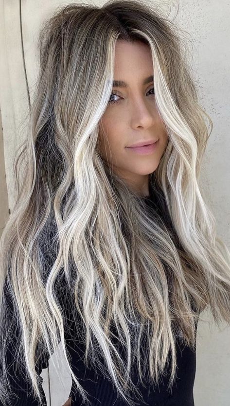 Layered Hair Ideas, Layered Haircuts For Long Hair, Blonde Hair With Roots, Fall Blonde Hair, Butterfly Haircut, Dark Roots Blonde Hair, Ash Blonde Hair, Blonde Hair Inspiration, Balayage Hair Blonde