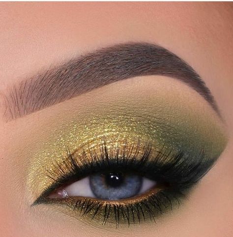 Dragon Makeup, Glitter Makeup Looks, Rhinestone Makeup, Show Makeup, Eye Makeup Styles, Eye Makeup Pictures, Green Makeup, Stunning Makeup, Makeup Styles