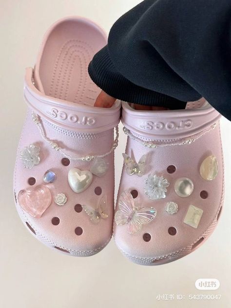 Aesthetic Ballerina, Crocs Aesthetic, Pink Crocs, Ballerina Pink, Pink Ballerina, Perfect Shoes, Mule Clogs, Cute Shoes, Nice Shoes