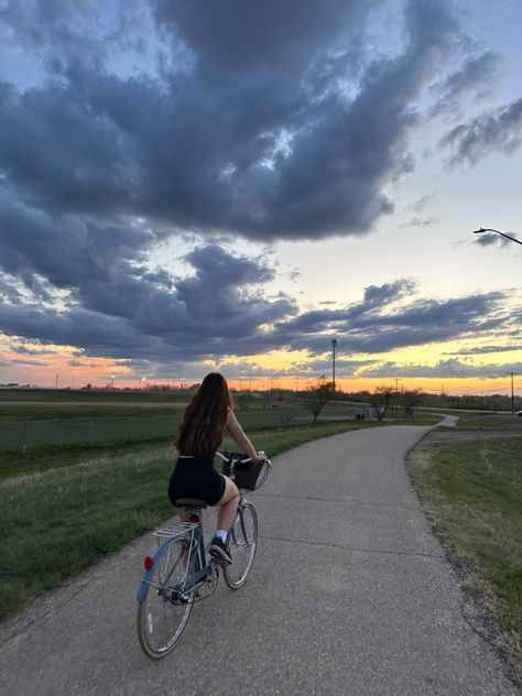 Sunset 
Bike ride
Bike
Summer 
Night Aesthetic Bike Ride, Canada Sunset, Biking Aesthetic, Summer Bike Ride, Country Girl Aesthetic, Aesthetic Bike, Cycling Inspiration, Night Bike Ride, Summer Bike