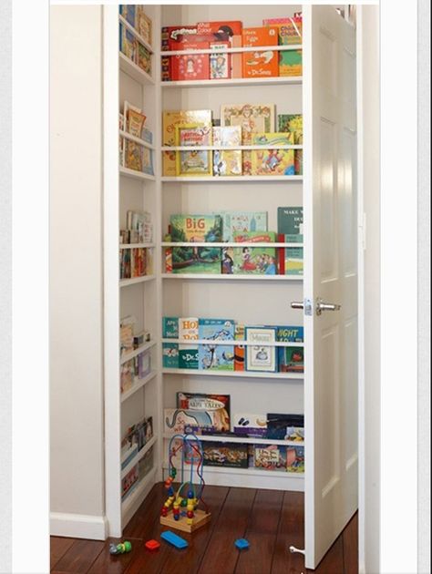 Behind the door bookshelf...not sure all of our books would fit, but I like the idea to open up some more space Mini Loft, Contemporary Bedroom Design, Bedroom Door, Book Shelves, Reading Corner, Big Boy Room, Kid Spaces, Play Room, Book Shelf