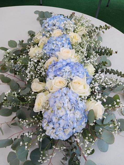 Flower arrangements Blue Hydrangea Table Decor, Rectangle Table Floral Arrangements, Flower Arrangements Quinceanera, Hydrangea Table Arrangements Wedding, Hydrangea Altar Arrangement, Blue Hydrangea Wedding Theme, Hortensia Wedding Decoration, Sweetheart Table Hydrangea, Sweetheart Table Wedding Blue