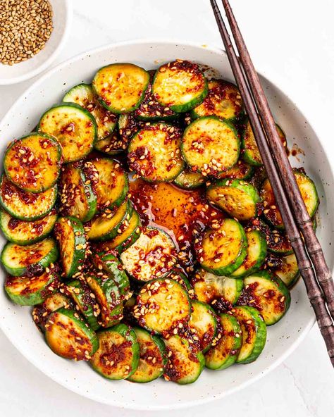 Korean Cucumber Salad Side Dishes, Oi Muchim Recipe, Cucumber Korean Salad, Easy Korean Recipes Simple, Spicy Cucumber Salad Asian, Korean Cucumbers, Korean Cucumber Side Dish, Korean Dinner Recipes, Oi Muchim