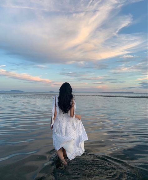 Pre Debut Photoshoot, Cute Senior Pictures, Beach Photo Inspiration, Aesthetic Water, Water Photoshoot, Debut Photoshoot, Lake Photoshoot, Water Shoot, Beach White Dress