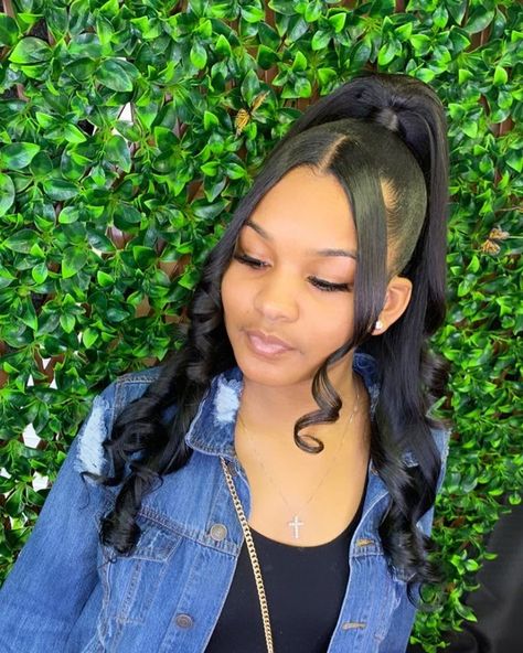 Down Curly Hairstyles, Weave Ponytail Hairstyles, Sleek Ponytail Hairstyles, Birthday Hairstyles, Pelo Afro, Hair Ponytail Styles, Hair Laid, Sleek Ponytail, Ponytail Styles