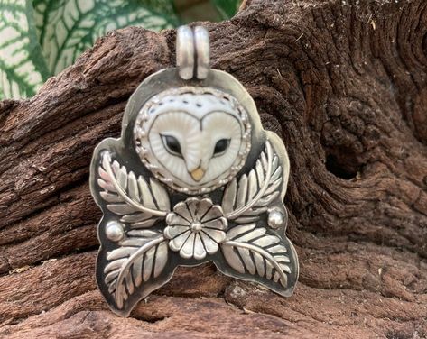 Etsy :: Your place to buy and sell all things handmade Owl Jewelry Necklace, Owl Face, Owl Designs, Clay Owl, Metalsmithing Jewelry, Precious Metal Clay, Owl Jewelry, Owl Pendant, Porcelain Clay