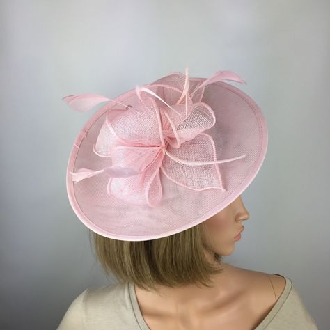 Blush Pink Fascinator, Pale Pink Weddings, Ascot Races, Wedding Mother Of The Bride, Fascinator Wedding, Pink Fascinator, Sinamay Hats, Wedding Fascinators, African Traditional Dresses