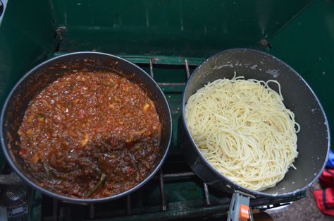 From dehydrated spaghetti Dehydrated Spaghetti, Back Country Camping, Flat Bread Wraps, Spaghetti And Meat Sauce, Rice Paper Wraps, Fried Beans, Dehydrated Vegetables, Satay Sauce, Easy Camping Meals