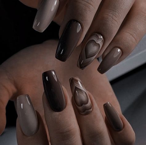 Almond Nails Dark Skin Tone, Nail Art For Dark Hands, Coffee Colour Nail Art, Nail Art Designs For Dark Skin, Nail Design For Dark Skin, Dark Colour Nail Art, Dark Colour Nails Designs, Dark Beige Nails, Nail Inspo For Dark Skin