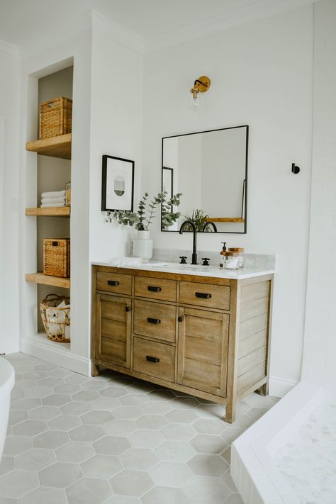 Modern Eclectic Bathroom Remodel - House On Longwood Lane Modern Eclectic Bathroom, Bathroom Vanity Redo, Marriage Design, Eclectic Bathroom, Bathroom Farmhouse Style, Baby Black, Trendy Bathroom, Bath Room, Bathroom Remodel Master