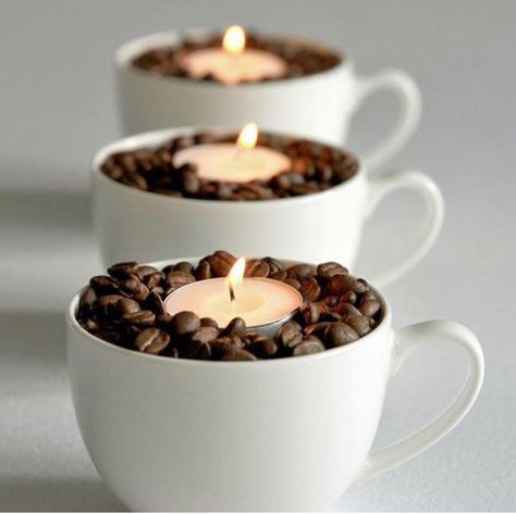 Coffee Bean Candle, نباتات منزلية, Coffee Shop Design, Diy Candles, Coffee Bar, Coffee Beans, Candle Making, Home Deco, Candle Decor