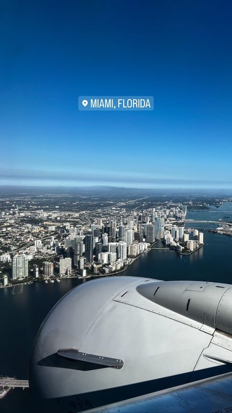 Miami Plane View, Miami Vision Board, Miami Instagram Pictures, Miami Pictures, Miami Lifestyle, Miami Aesthetic, Miami Trip, Miami Airport, Miami Vacation