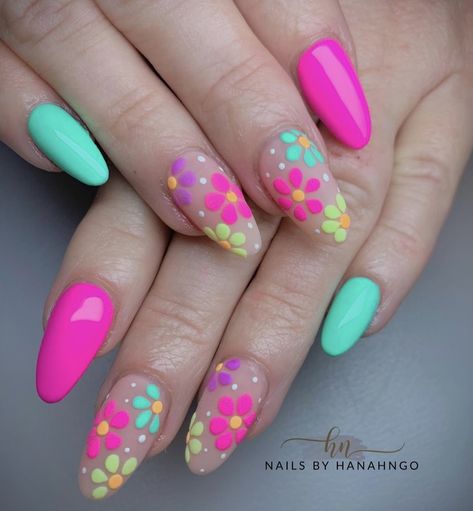 Nail Party, Summer Nail Art Designs, Daisy Nail Art, Bright Nail Art, Nails Flowers, Hippie Nails, Summer Nail Art, Hippie Fashion, Stylish Nails Designs