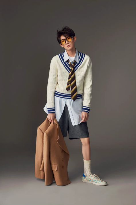 Fashion Editorial Men, Denise Mercedes, Fashion Process, Mens Editorial, Two Friends, Paris Outfits, Smart Casual Outfit, Summer Boy, Fashion Socks