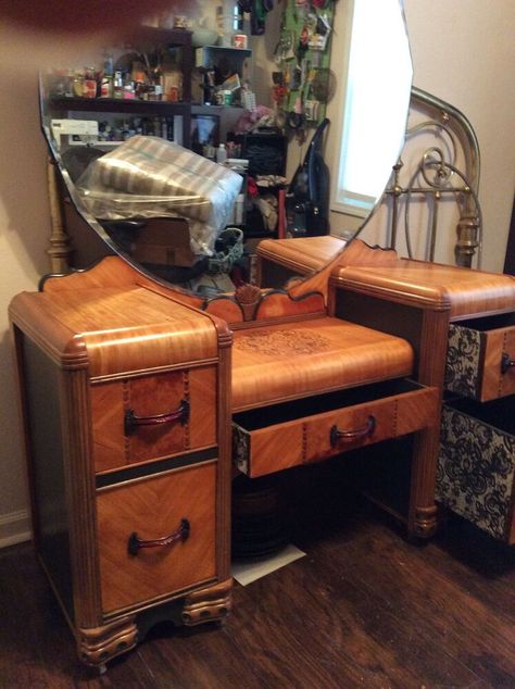 I could not believe that I found this beautiful vanity on the side of the road. Called a friend to come help me bring it home. As I stood waiting for her cars passing by showed interest. I did not leave 🤣 Cleaned out years of dust    Used dish soap with vinegar and water. I found a diamond earring in one of the corners. Yup it was real. 😁   Removes all of the warped pieces of veneer from the back.   Not much could be done with the back of the mirror, so I left it alone   For the inside… Diy Faux Rocks, Diy Teepee Tent, Waterfall Vanity, Beautiful Vanity, Perfect Pantry, Vanity Makeover, Staircase Makeover, Diy Planter Box, Easy Diy Decor