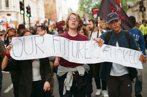 Hundreds descended on Downing Street to protest another five years of Conservative rule and austerity government: http://www.dazeddigital.com/artsandculture/article/24693/1/we-went-to-the-first-anti-tory-protest-since-the-election Rich People Problems, Student Government, Uk Government, Government Grants, Help The Poor, Intersectional Feminism, Tuition Fees, Rich People, Declaration Of Independence