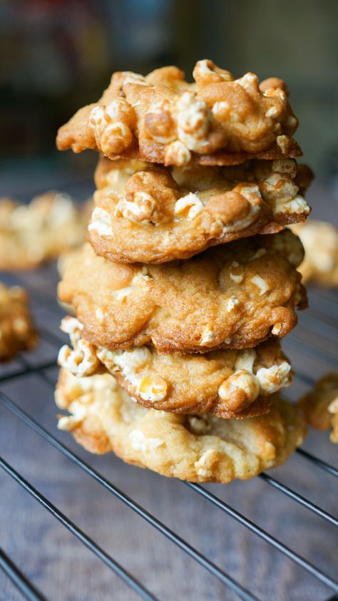 Salted Popcorn, Buttery Popcorn, Popcorn Cookies, Shortbread Recipes, Gourmet Cookies, Smitten Kitchen, Baking Project, Biscuit Cookies, Cookie Desserts