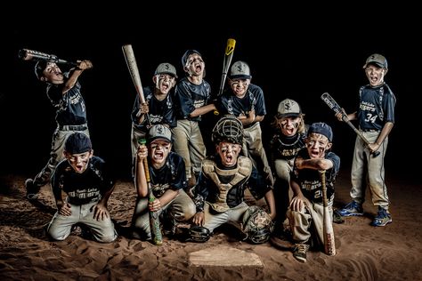 The Sluggers Baseball Group Picture Ideas, Baseball Team Photoshoot, Baseball Team Photoshoot Ideas, Baseball Individual Pictures, Baseball Team Photo Ideas, Youth Baseball Pictures Poses, Baseball Pictures Ideas, Youth Softball Pictures, Cool Baseball Pictures