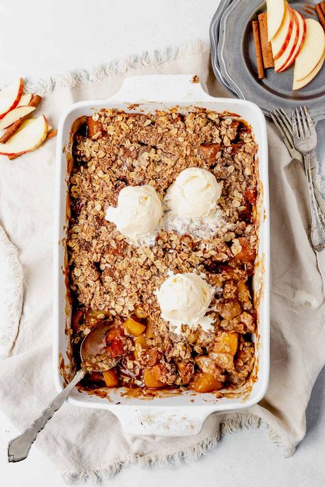 Peach And Apple Crumble, Apple Peach Crumble Pie, Apple Peach Crumble, Peach And Apple Dessert, Peach And Apple Crisp, Apple Peach Crisp, Peach Oatmeal Crisp, Manly Bathroom, Cinnamon Crisp