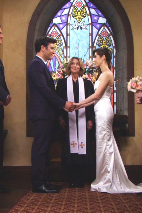 HIMYM Tracy Mcconnell, Wearing Dress, White Formal Dress, Wedding Dresses, Formal Dresses, Tv, Dresses