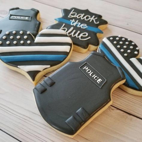 Police Graduation Cookies, Police Officer Cake Ideas, Law Enforcement Cookies, Sheriff Graduation Party Ideas, Police Retirement Cookies, Deputy Sheriff Graduation Party, Law Enforcement Retirement Party Ideas, Police Graduation Cake, Police Graduation Party Ideas