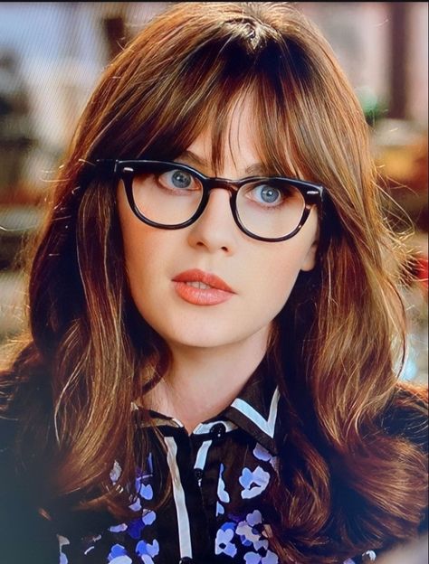 Zooey Deschanel Glasses, Bangs With Glasses, Zooey Deschanel Hair, Bangs And Glasses, Color Block Hair, Zooey Deschanel, Hair Envy, Oliver Peoples, Geek Chic