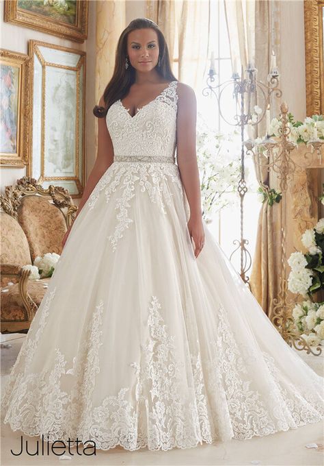 Plus Size Wedding, White Wedding, Wedding Dresses, Plus Size, Wedding Dress, Lace, Flowers, Wall, Dresses