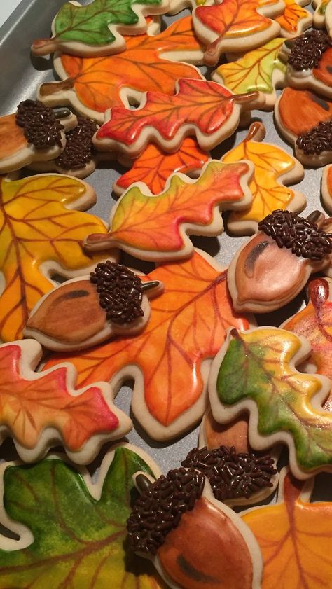 Fall leaves sugar cookies Frosted Leaf Cookies, Fall Leave Cookies, Fall Leaves Cookies Royal Icing, Autumn Leaves Cookies, Leaf Cookies Fall, Fall Cutout Cookies Decorated, Leaves Cookies Decorated, Fall Leaves Cookies Decorated, Fall Leaf Cookies Decorated