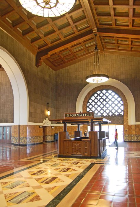 A Near-Perfect Union (Los Angeles Union Passenger Terminal, Los Angeles (CA), USA) – The Beauty of Transport Harvey House, Union Los Angeles, Terracotta Roof, Streamline Moderne, Public Place, Los Angles, Entrance Foyer, Colonial Revival, Eyes Open