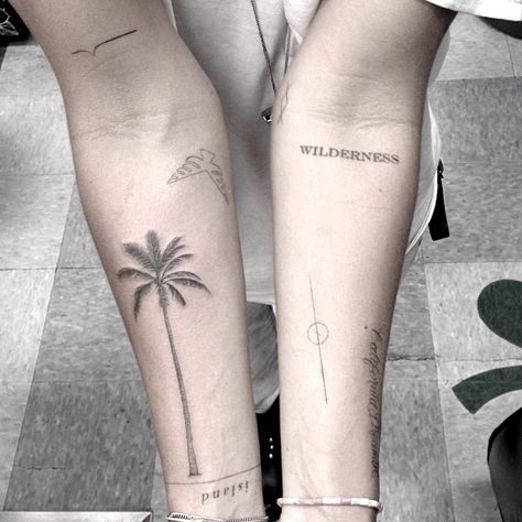 amazing Dr Woo #Woo #tattoo #minimal Tattoo Trees, People With Tattoos, Tree Tattoo Designs, Palm Tree Tattoo, Geniale Tattoos, Symbol Tattoos, Body Modification, Hand Tattoo, Tree Tattoo