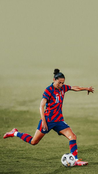 High Knee Socks Outfit, Uswnt Soccer, Christen Press, Tobin Heath, Women's Soccer Team, Football Photography, Usa Soccer Women, Girls Golf, Sock Outfits