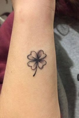 Black And White Clover Tattoo, Arm Tattoos For Women Forearm, Leaf Clover Tattoo, Cute Ankle Tattoos, Four Leaf Clover Tattoo, Clover Tattoo, Shamrock Tattoos, Irish Tattoos, Clover Tattoos