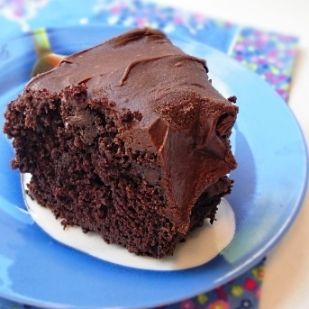 Fathers Day - Amaretto Chocolate Cake.  It starts with a cake mix!  Then add morsels and amaretto.  Click for recipe.  ~Lisa Rum Cake Recipe Easy, Italian Rum Cake, Italian Dessert Recipes, Amaretto Recipe, Amaretto Cake, Tiramisu Recept, Rum Cake Recipe, Italian Cakes, Almond Cake Recipe