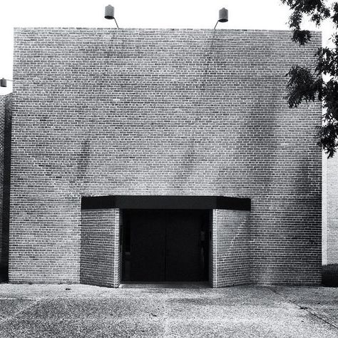 Philip Johnson, Howard Barnstone, Eugene Aubry | Rothko Chapel | Houston, Texas 1971 | "A holy place open to all religions and belonging to none." #architecture #archandspace #minimalism #precedent #concrete #brick Rothko Chapel, Chapel Interior, Faye Toogood, Industrial Age, Louis Kahn, Concrete Facade, Philip Johnson, Unusual Buildings, Stone Barns