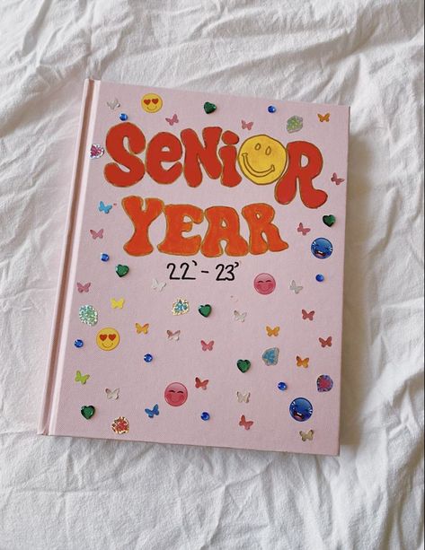 Senior Memory Book Scrapbooking, Senior Year Memory Book Scrapbook Pages, Senior Year Notebook, Things To Make For Senior Year, Senior 2023 Ideas, 2023 Scrapbook Cover Ideas, Senior Year Memories Book, Scrapbook Album Covers Ideas, Year 12 Scrapbook