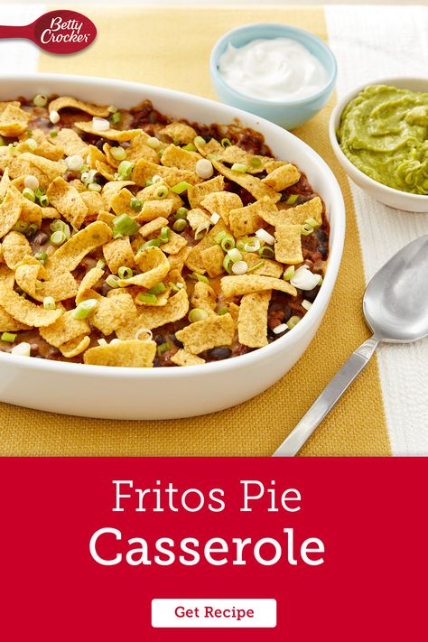 Fritos may be a favorite snack, but when you add it to a cheesy casserole you can say goodbye to any leftovers! When you're planning on bringing a comfort meal to the table, Betty's easy Fritos Pie Casserole can help you bring the flavor and the fun. Frito Recipes, Fritos Pie, Frito Recipe, Quick Foods, Weeknight Casseroles, Kids Dinner, Frito Pie, Taco Pie, Betty Crocker Recipes