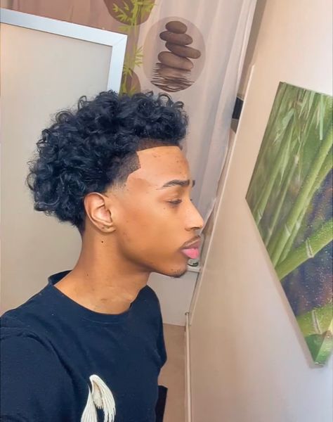 Curls With Taper Fade, Tapered Hairline Curly Hair, Short Curly Hair Taper, Curly Hair Low Taper, Taper Hairline, Tapered Hairline, Curly Taper, Black Fade Haircut, Low Fade Curly Hair