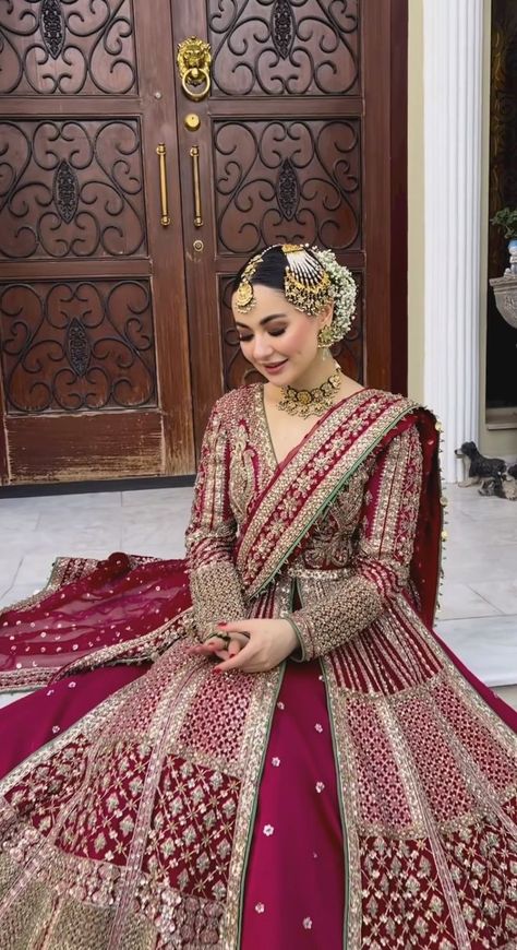 Red Bridal Dress, Latest Bridal Lehenga, Elegant Gowns, Latest Bridal Dresses, Bridal Dresses Pakistan, Pakistani Wedding Outfits, Stylish Short Dresses, Pakistani Fancy Dresses, Pakistani Fashion Party Wear