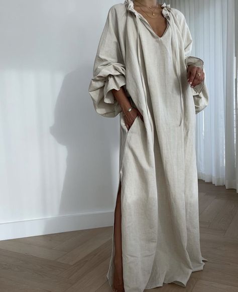 Linen Aesthetic, Linen Abaya, Linen Kaftan, Linen Style Fashion, Kaftan Designs, Mode Kimono, Linen Fashion, Boho Chic Outfits, Abayas Fashion