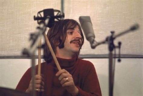 Richard Starkey, The Beatles 1, Beatles Ringo, 60s Rock, Gonna Love You, Beatles Photos, Beatles Pictures, Pretty Blue Eyes, Florence Welch