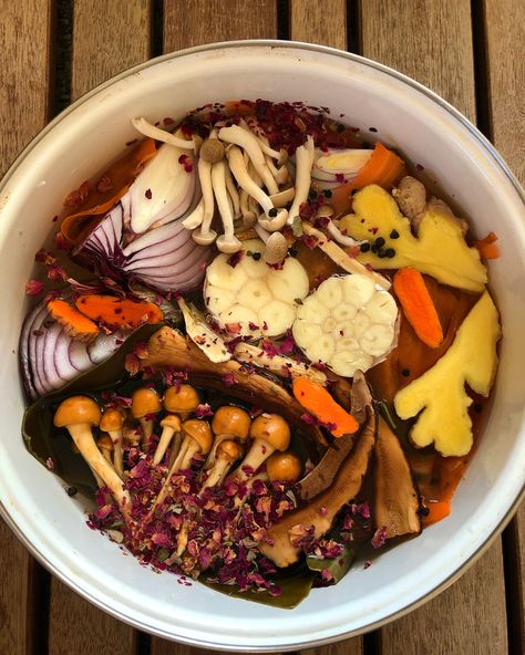 Herbal Immune Boosting Broth — Gingertooth Immune Broth, Reishi Mushrooms, Instagram Kitchen, Food Easy, Broth Recipes, Kitchen Cupboard, Healing Food, Immune Boosting, Soup And Salad